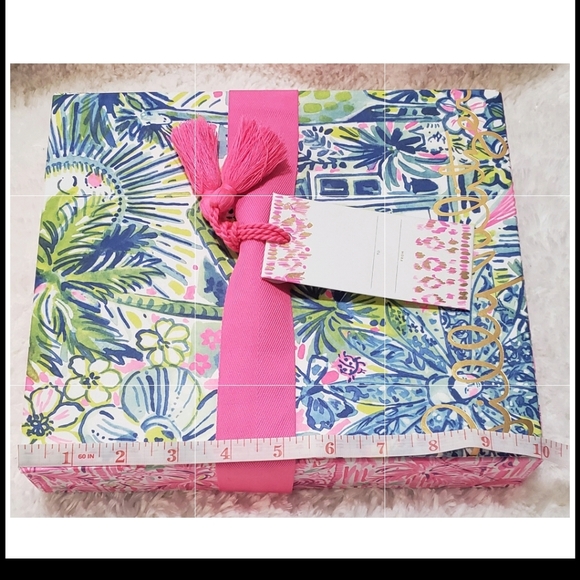 Lily Pulitzer 2 boxes (8.5 in.wide) (10 in.long) - Picture 5 of 5